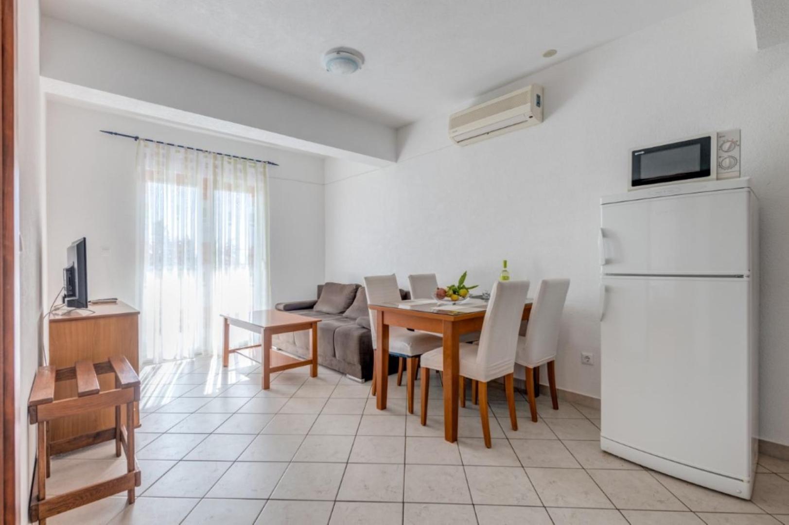 Ruza&Nikolina "1" Apartmani - Baska Voda Ngoại thất bức ảnh