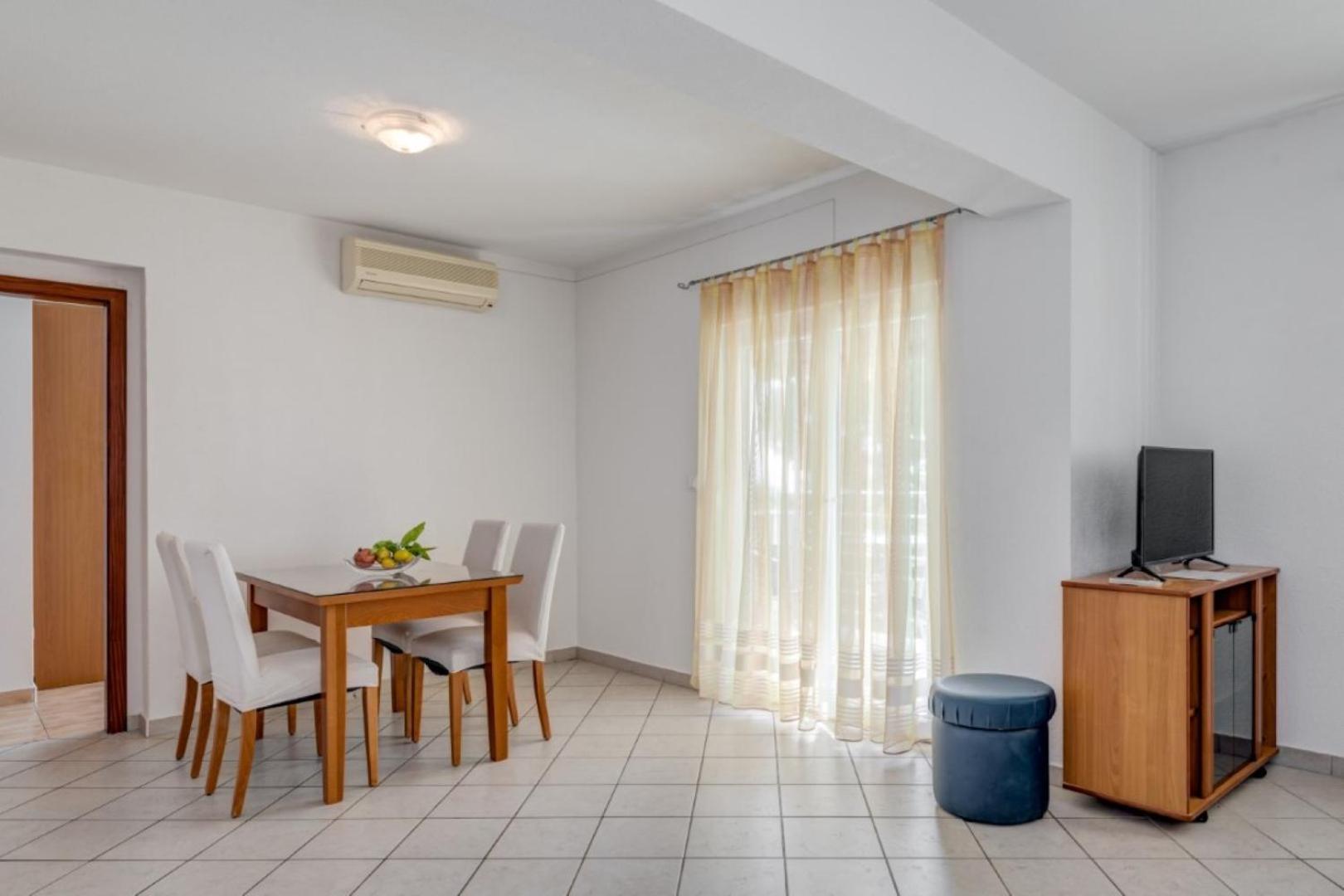 Ruza&Nikolina "1" Apartmani - Baska Voda Ngoại thất bức ảnh