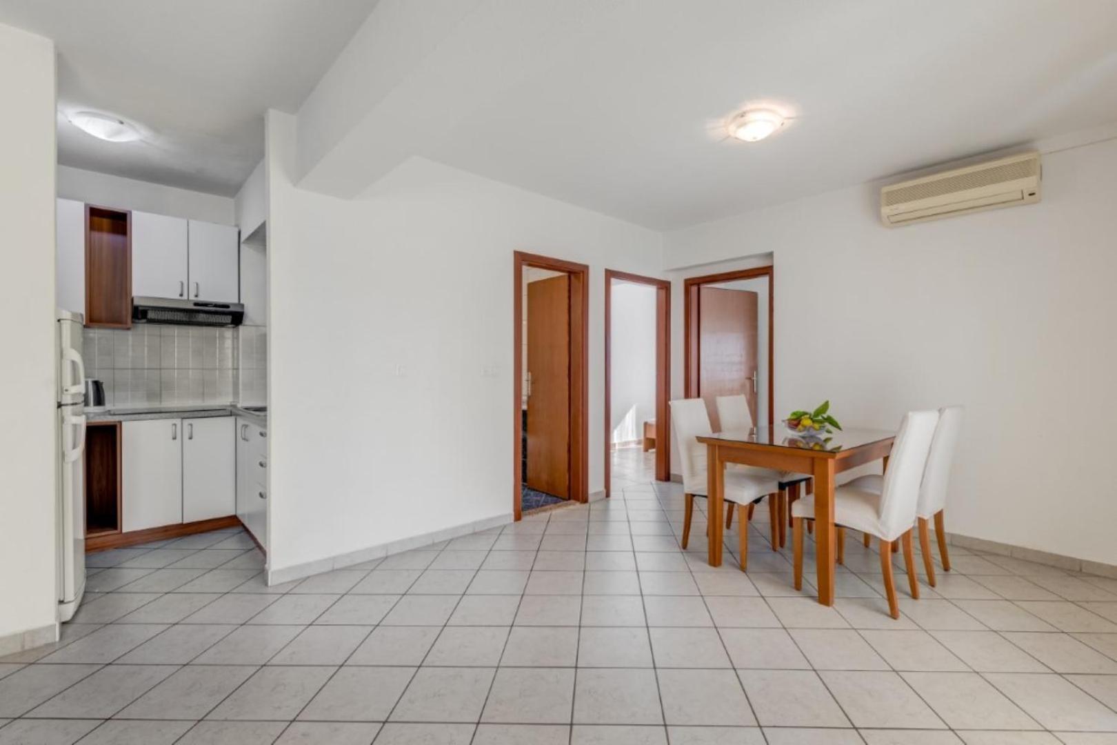 Ruza&Nikolina "1" Apartmani - Baska Voda Ngoại thất bức ảnh